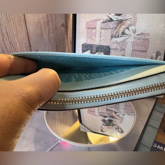 Kate Spade Leather Wallet with gold tone hardware mint green - EUC - Picture 6 of 14